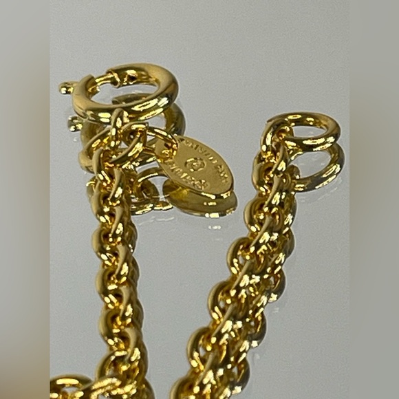 CHANEL CC Logo Charm Necklace - Picture 7 of 9